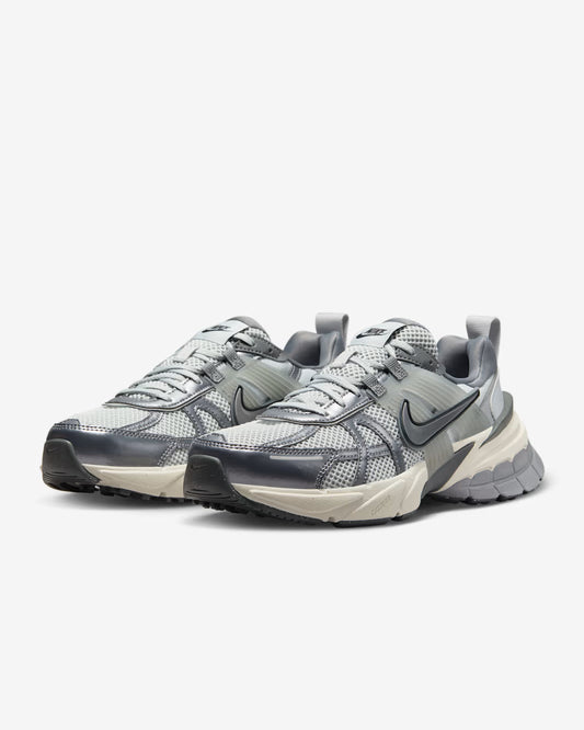 Nike V2K RUN GRIS
